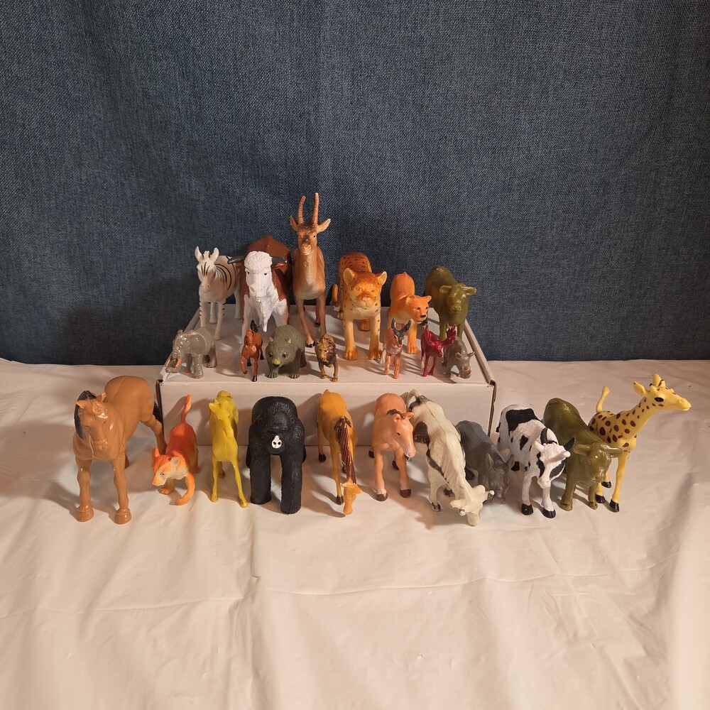 Unbranded Plastic Animal Figures Toy Lot 24pc Safari Farm Zoo Animals